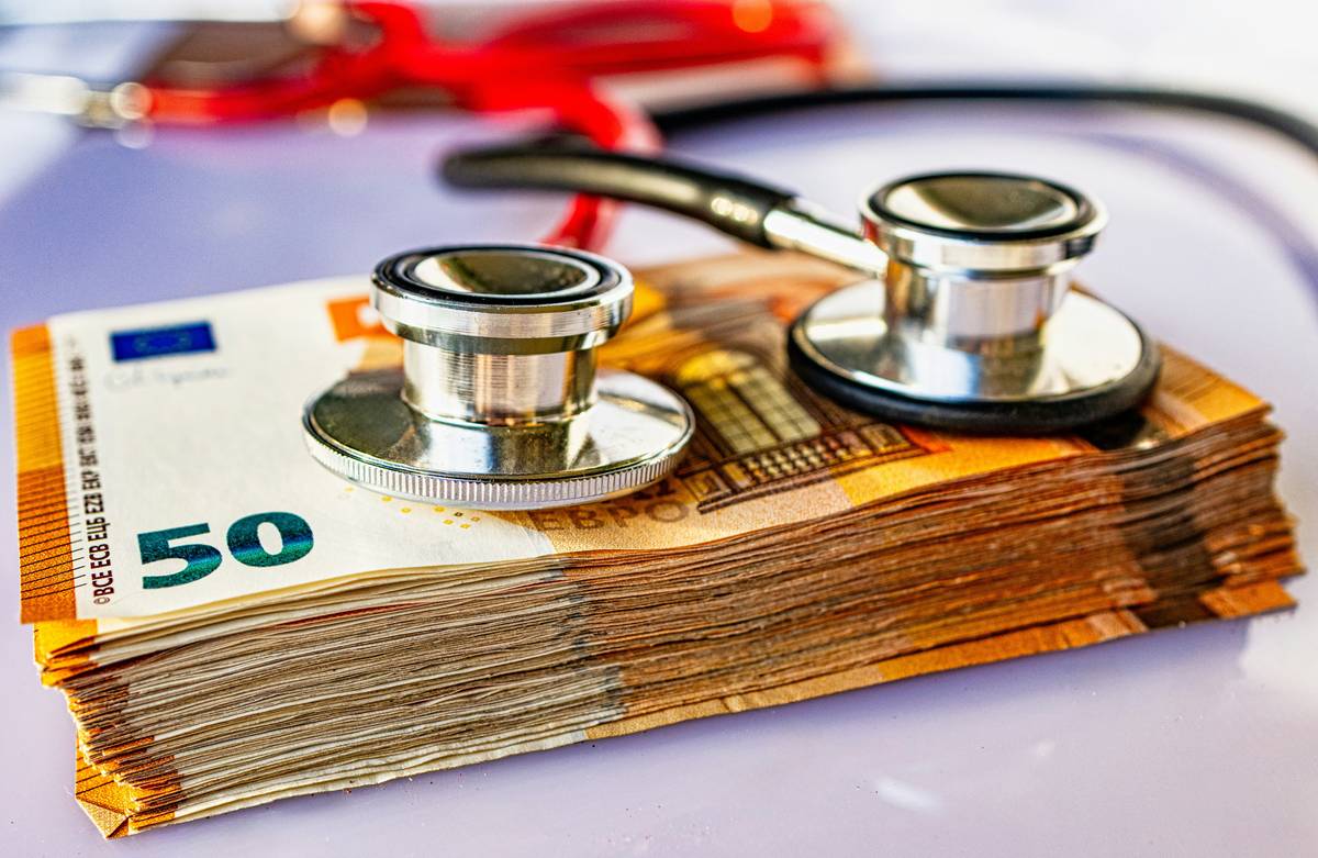 Bar chart comparing average annual out-of-pocket healthcare costs vs. general emergency fund usage, showing healthcare costs are more frequent and predictable